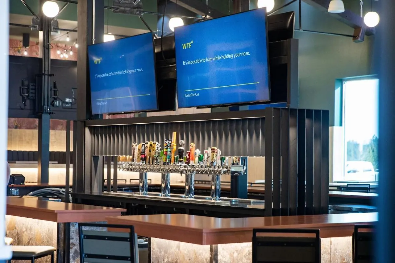Four Points By Sheraton Edmonton Gateway 3*,  קנדה