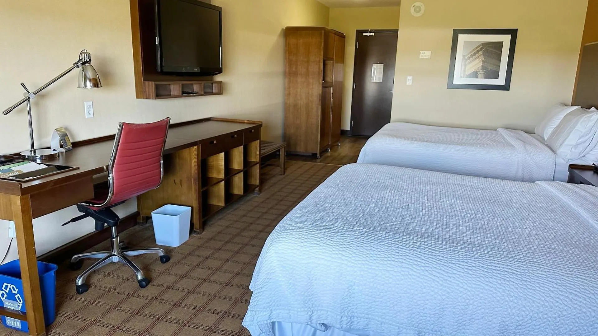 Four Points By Sheraton Edmonton Gateway 3*,
